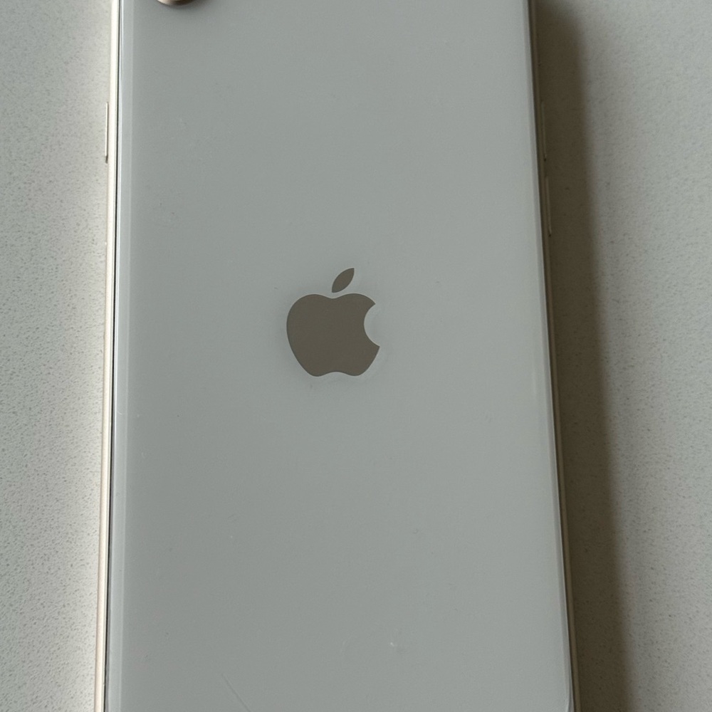 Apple iPhone 14 - Silver